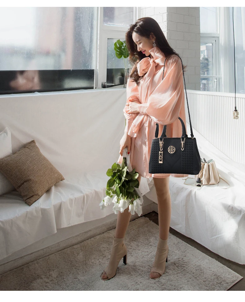 9656953233_1525429850