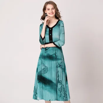 

Women Ink Painting Summer Dress V Collar Fashion New Pleated Dress
