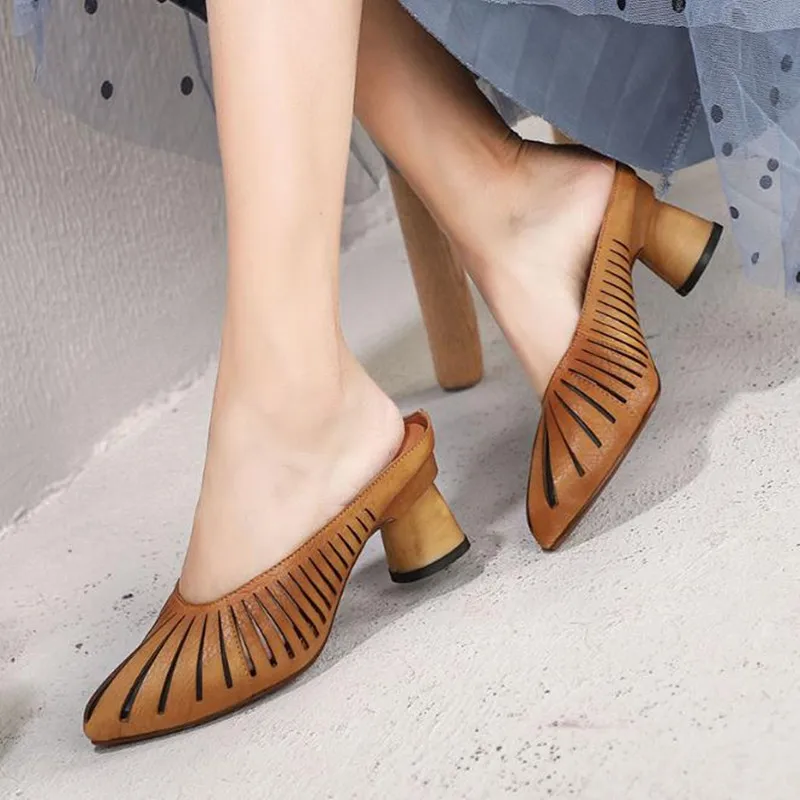 

2019 spring and summer new pointed thick heel shoes female first layer cowhide simple hollow sandals Women's slippers