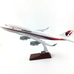 Бесплатная доставка 45-47 см 747 Malaysia Airlines недрагоценных металлов и Смола Модель самолета игрушка самолет день рождения подарок