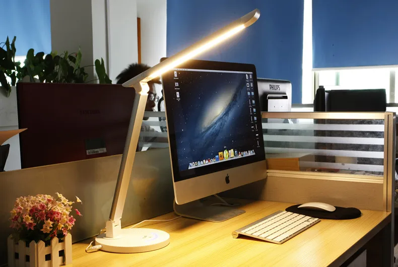 

New LED Desk lamp with color temperature changeable by 5 levels 7w TZ-003U Folding long arm led workstation light with USB port