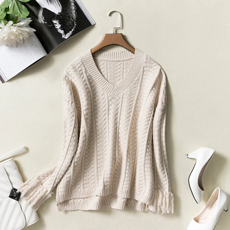 Winter new female V-neck short pullover loose solid color simple wild warm breathable soft and comfortable casual sweater Winter new female V-neck short pullover loose solid color simple wild warm breathable soft and comfortable casual sweater