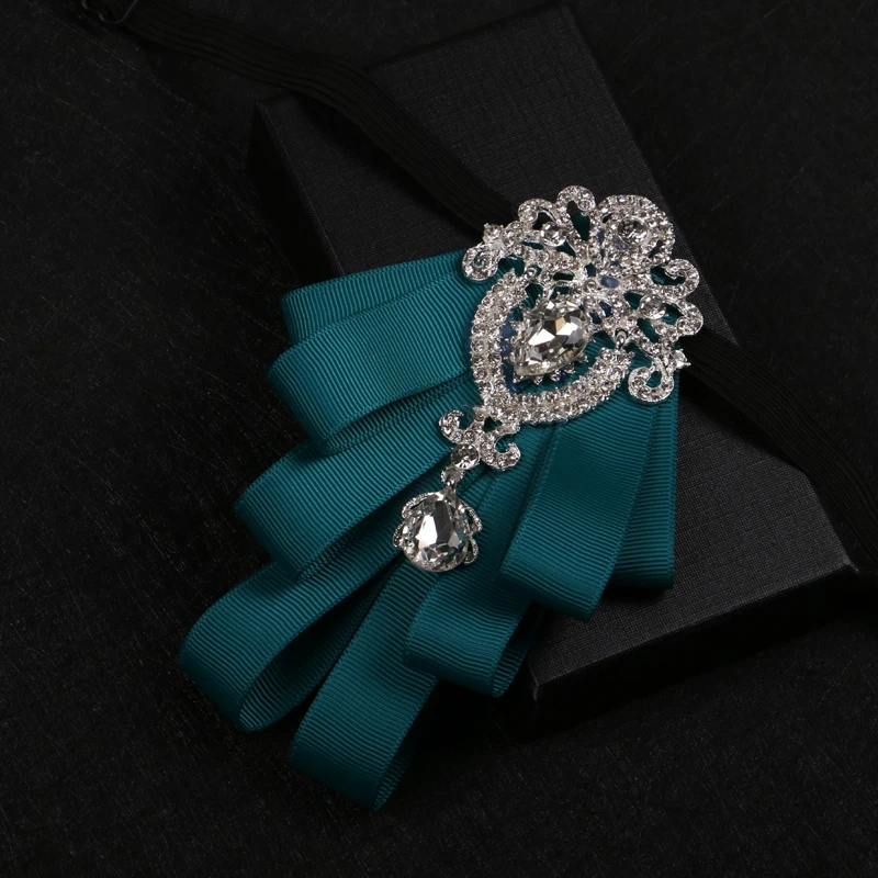 Iasky Британский алмаз воротник лук Галстуки мода галстук Для мужчин подарок шелк Галстуки для Для мужчин Бизнес Свадебные Жених женихов Для мужчин для мужчин S Галстуки - Цвет: green
