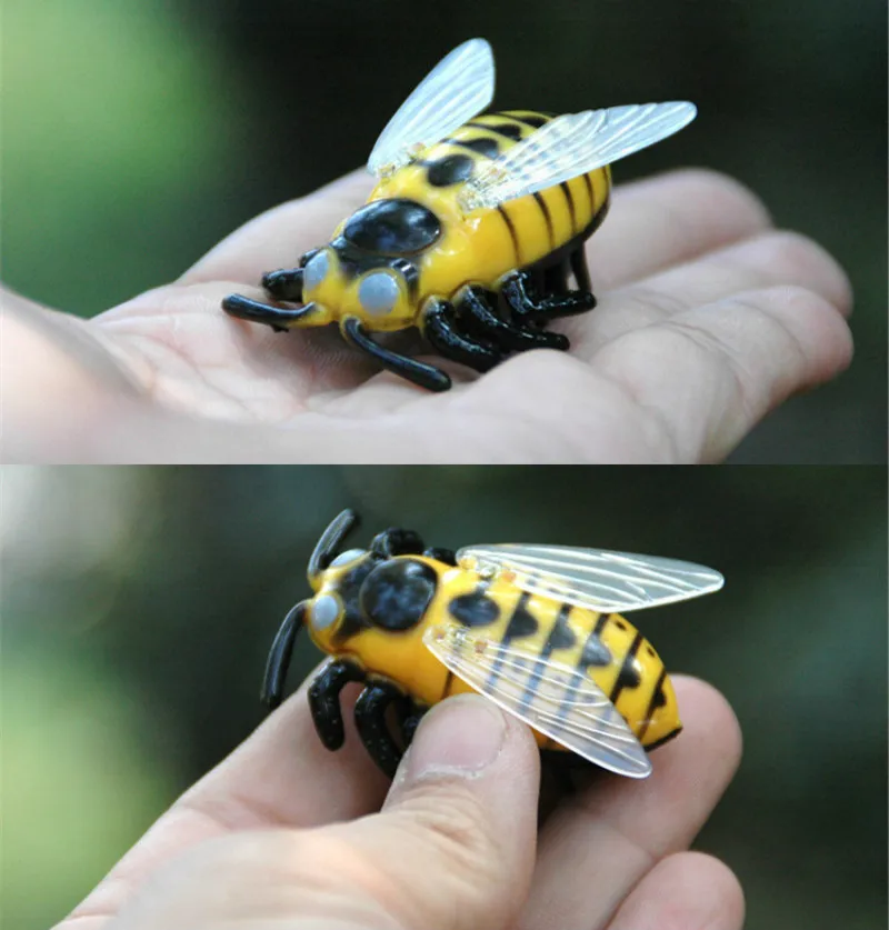 New Mini Electric Dog Cat Pet Toy Interactive Cute Ladybird Beetle Shape Cat Toys Walking Insect Toys Supplies For Cat 5x4cm