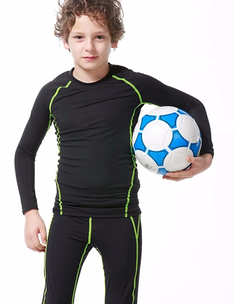 Тренировочный костюм для мальчика. Термобельё для футбола для мальчика. Термобельё для футбола детское. Термобелье для футбола детские. Термобелье для футбола для мальчика.
