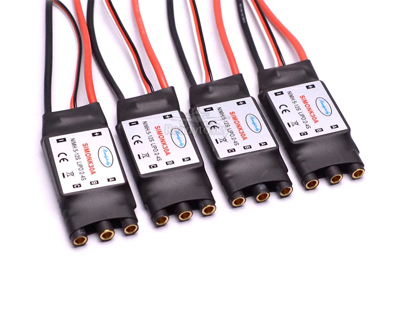 Vue rapprochée du moteur brushless 2212 920KV montrant le stator et les enroulements.