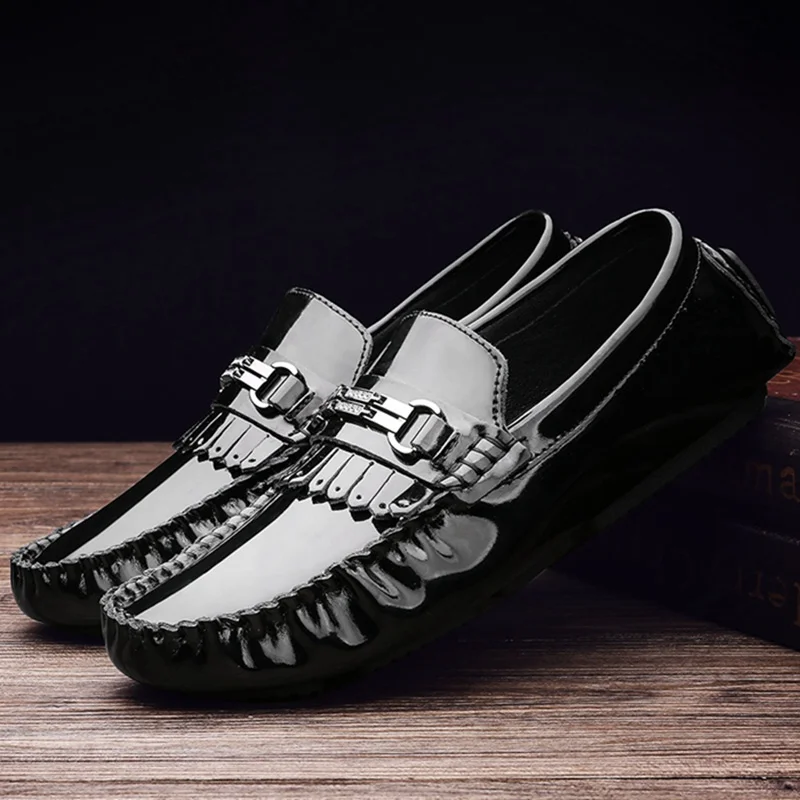 Pour Chaussures vin Noir En Hommes Décontractées Glissement De Verni Gland blanc Mocassins Cuir Zapatos Mujer Mode Nouveau Appartements Sur Des Conduite Rouge 543ARjL