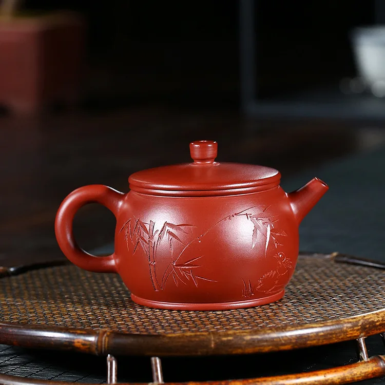 

Yixing Dark-red Enameled Pottery Teapot Full Manual Raw Ore Bright Red Gown Border Famous Fan Zi Hong Kung Fu Tea Have Teapot
