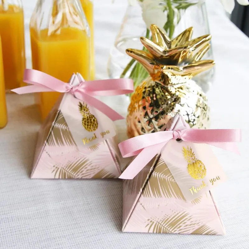 

Triangular Pyramid Wedding Favors Supplies Leaves Candy Boxes with Thanks Card Gift Box Party Packaging feather Chocolate Box