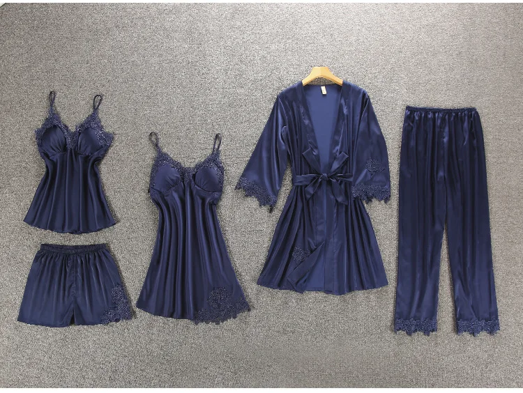 9088018358_1850617420