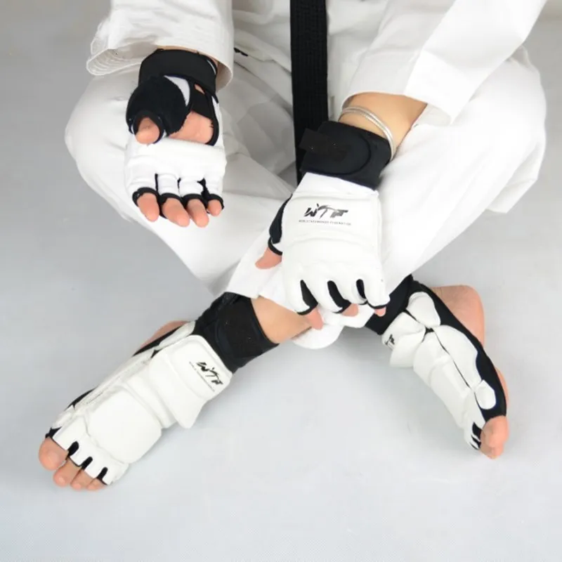 protect-gloves-Taekwondo-Foot-Protector-Ankle-Support-fighting-foot-guard-Kickboxing-boot-WTF-approved