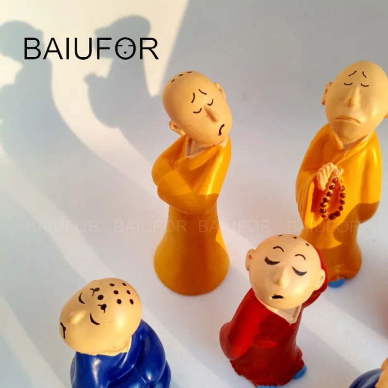 

BAIUFOR Miniatures Religious Figure Monk Fairy Garden Decor Terrariums Miniature Succulents Decor Home Accessories Resin Craft