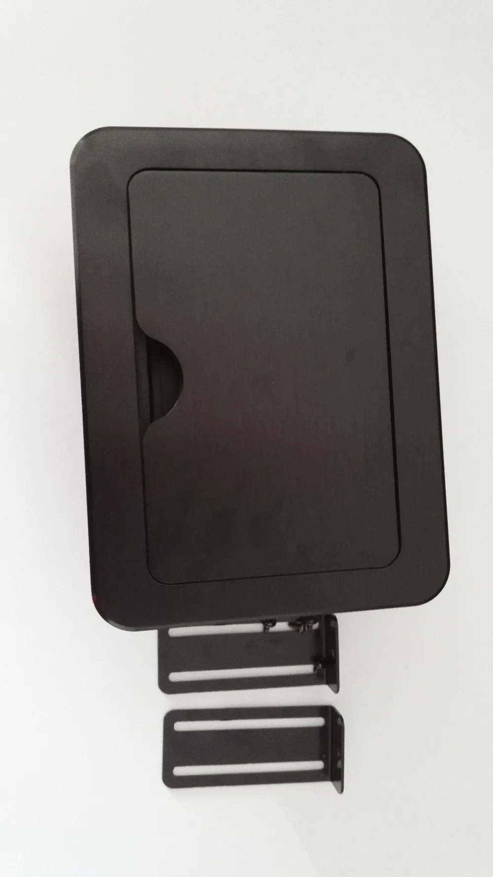 table socket (216)