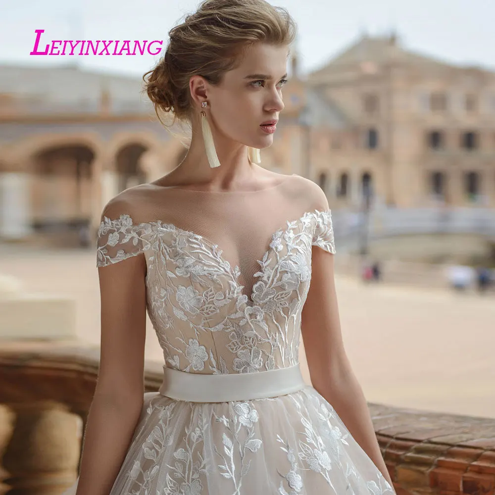 

LEIYINXIANG Bride Dress Wedding Dress Vestido De Noiva Sereia Robe Backless Sexy Ball Gown Lace Appliques Sweetheart Elegant