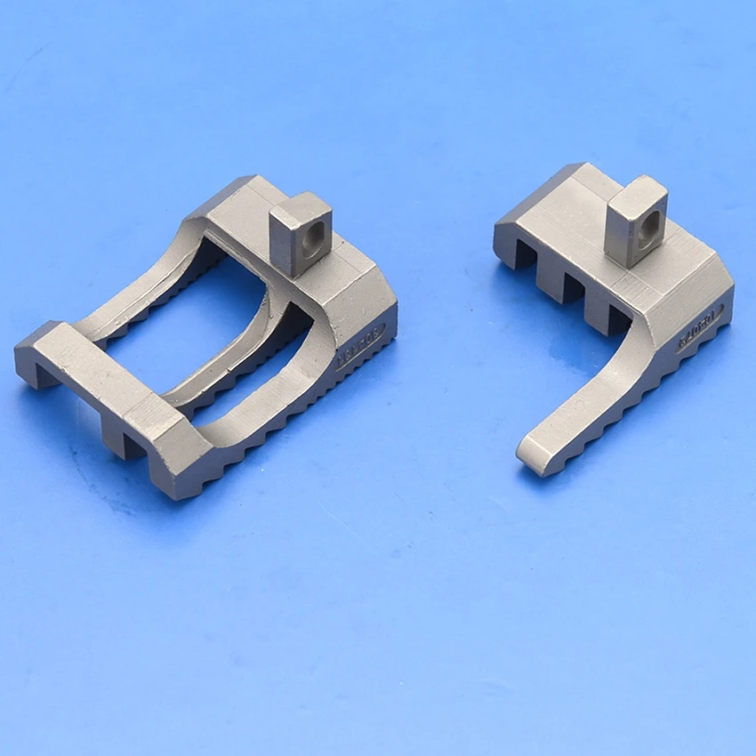 

1 set feed dog for industrial machine Newlong DS-9C / 9P / 9CW #304131 / 104072