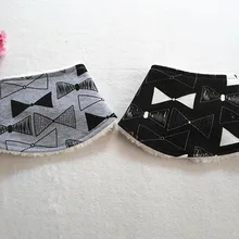 INS/модное зимнее детское слюнявное полотенце с геометрическим узором, нагрудник с добавлением шерсти, детский теплый шарф, треугольная повязка, слюнявчик для мальчика