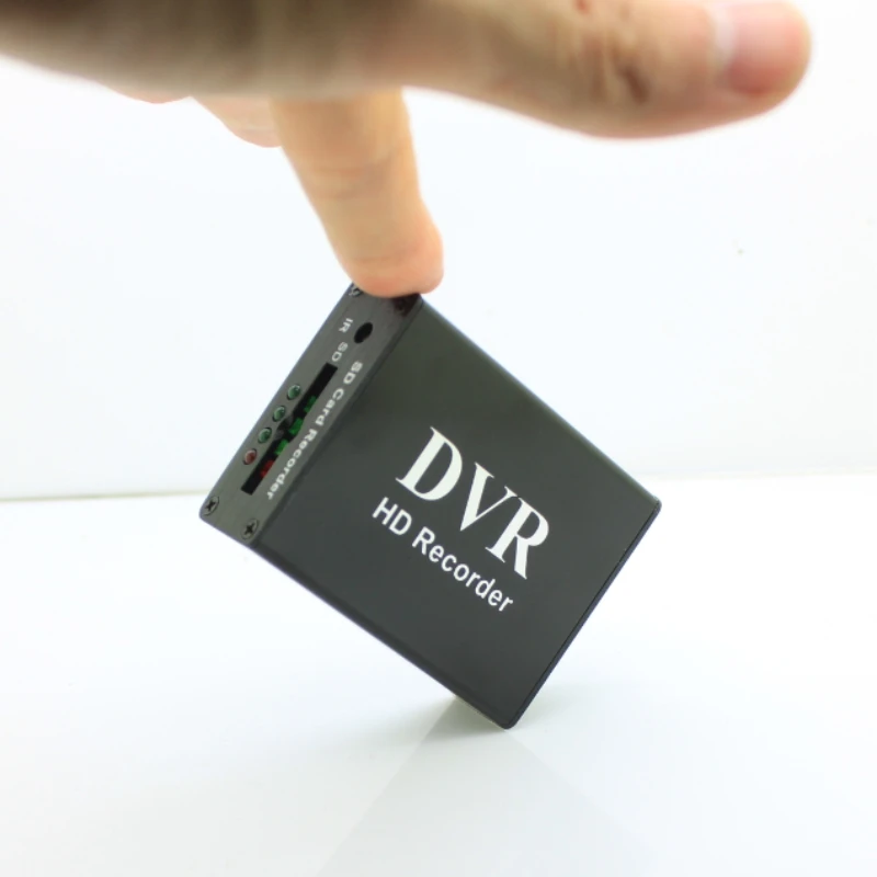 Nowy 1CH mini DVR nagrywanie CVBS 1 kanał CCTV dodatkowy monitor wiele trybów nagrywania nagrywanie z karty SD DVR czarny Nowy 1CH mini DVR nagrywanie CVBS 1 kanał CCTV dodatkowy monitor wiele trybów nagrywania nagrywanie z karty SD DVR czarny