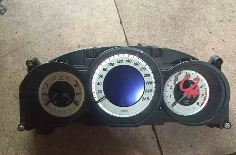 

Odometer meter display tachometer speed For BENZ CLS260 CLS300 CLS350 CLS63