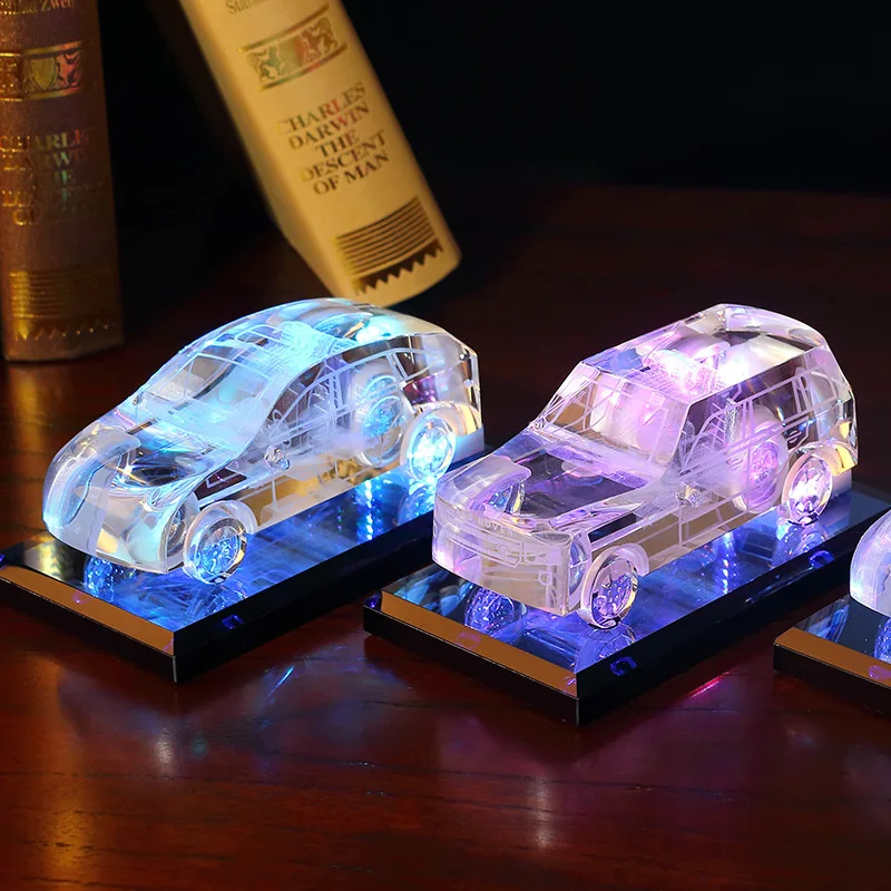 Машины из хрусталя. Хрустальный паровоз авдеев. Машина хрусталь. Авдеев хрусталь флоренция штоф. Машины из хрусталя.