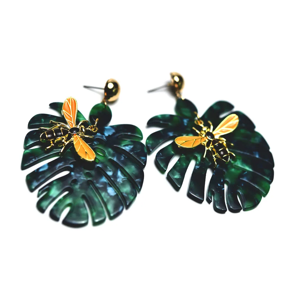 

green acrylic leaf earrings with cute hanging animal bee charms for ladies girls personalized fashion jewelry women's earrings