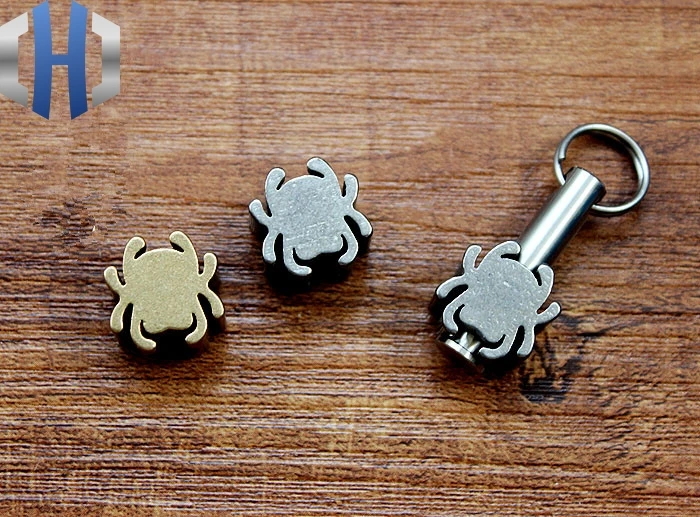 

Titanium Alloy / Brass Spider Modeling Knife Beads Fall Hanging Buckle Phone Fall EDC Umbrella Rope Pendant