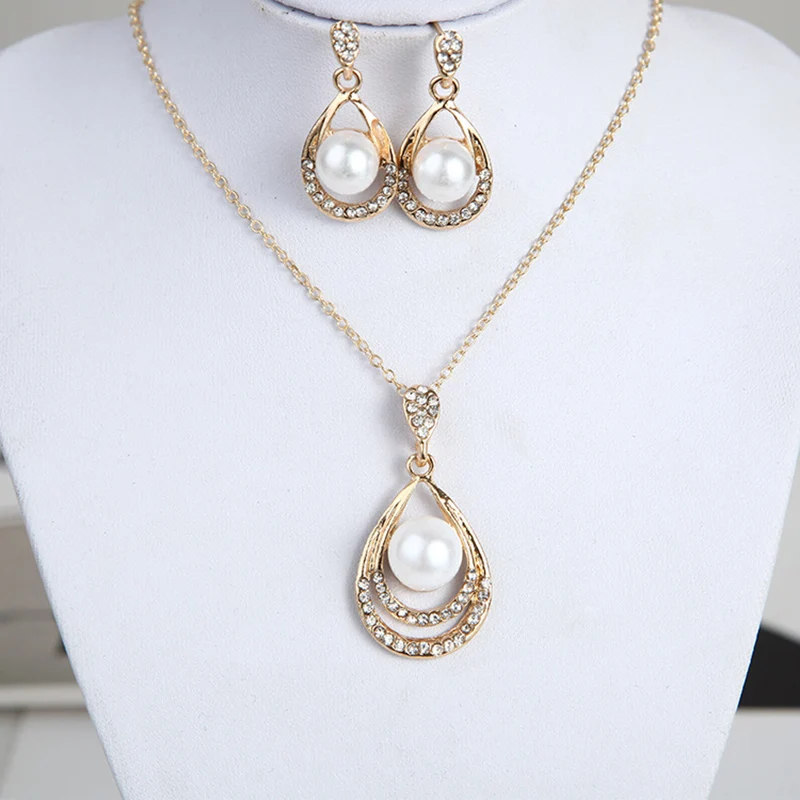 

2018 new Imitation pearls pendant necklace Suit pendant charm female long necklace statement party jewelry earring jewelry