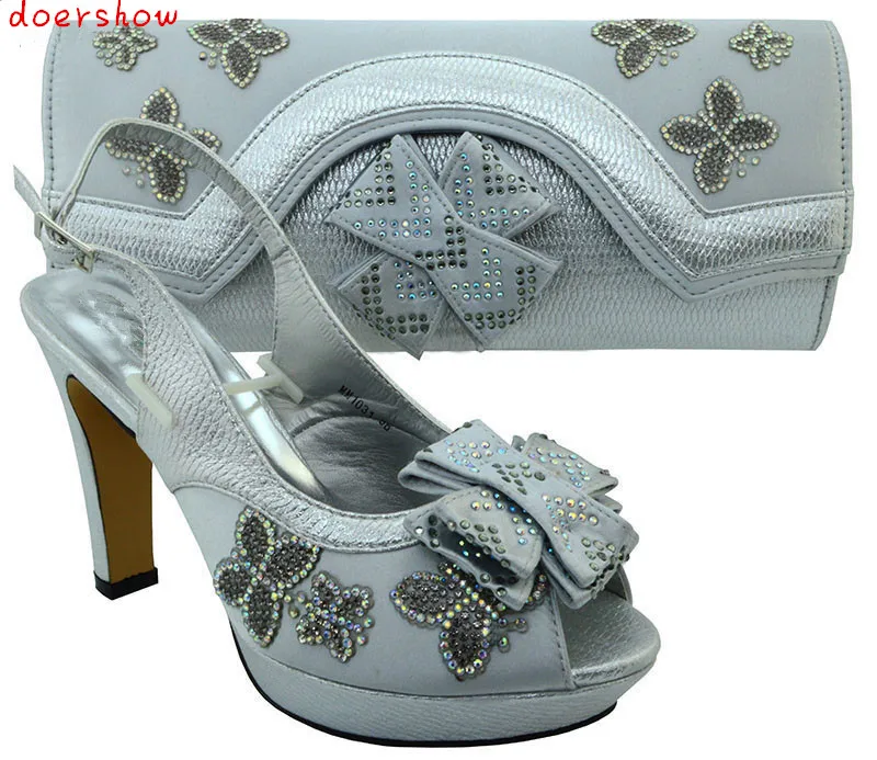 Женская обувь и Сумки в комплекте продаж итальянский комплект из туфель и сумочки Женские сандалии с Камни сумки doershow mm1-50