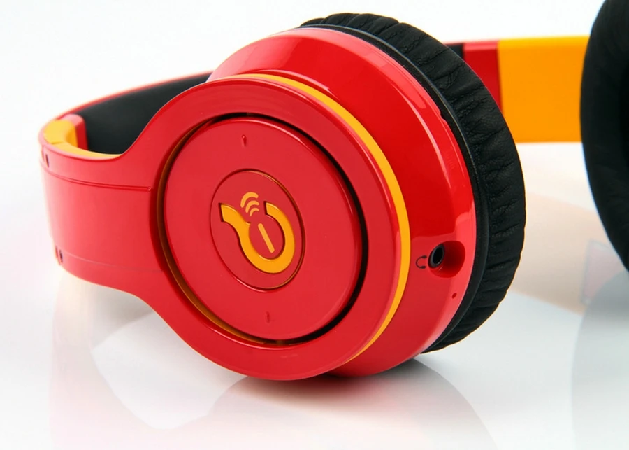 

Syllable Sports Wireless Bluetooth Stereo Headset With Telescopic Folding Portable Design D004 (Red)
