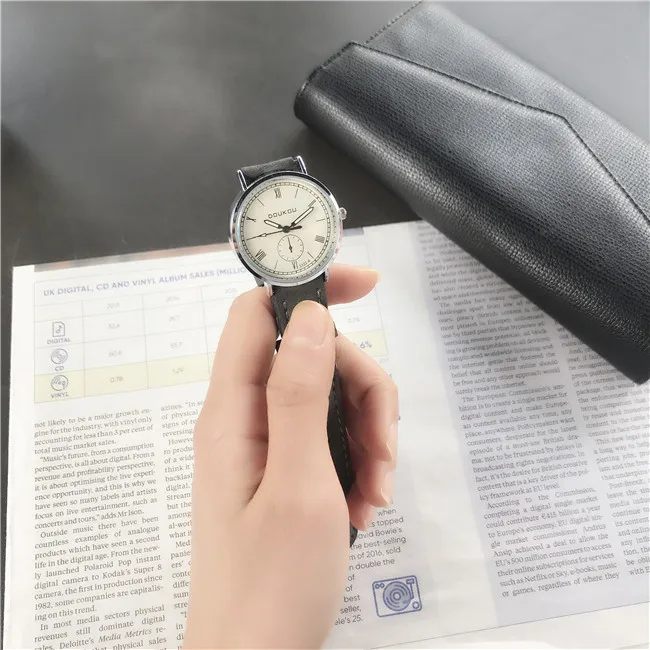 

Watch student Korean version of the simple casual atmosphere men's trend fashion quartz watch high quality