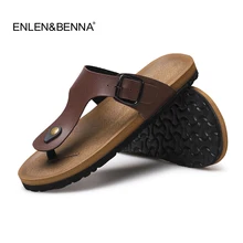 2017 de LA PU Sandalias de Cuero de Los Hombres Negro Brown Flip Flops Casual Sandalias planas Del Verano Deslizador de la Playa de Los Hombres de Confort de Diseño Flip Flops zapatos