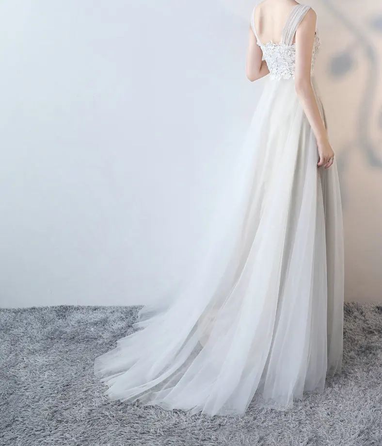 Scoop Tulle Lace Appliques Zipper A-line Ivory Wedding Dress