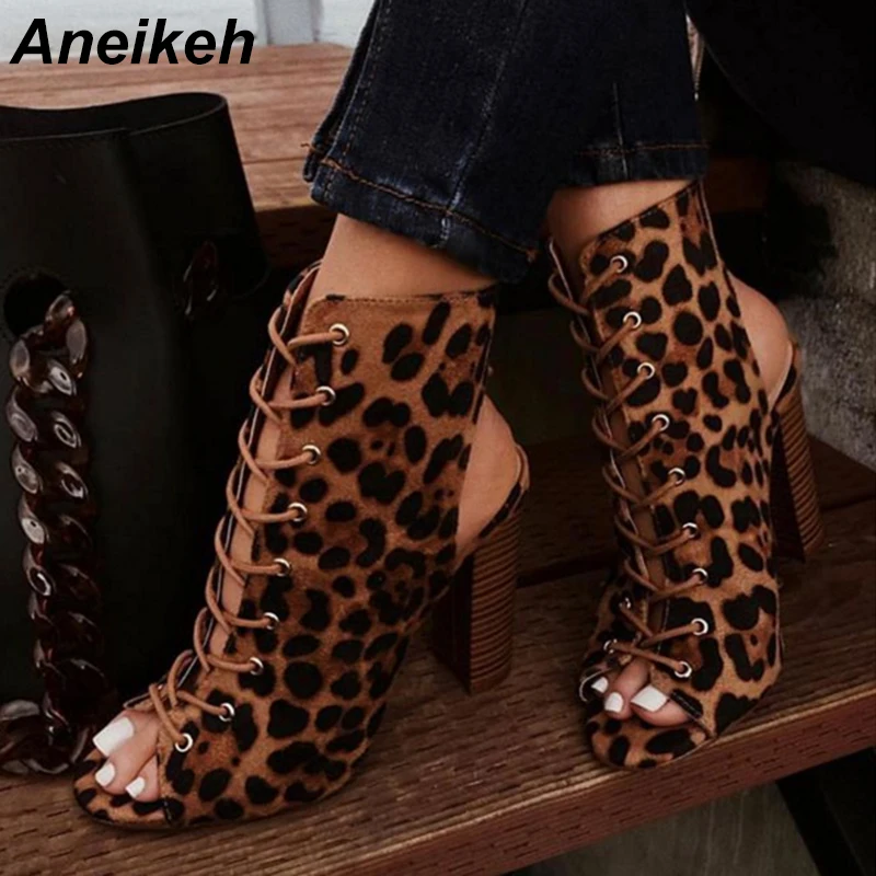 Aneikeh/ г. летние классические женские ботинки из флока с леопардовым принтом обувь для танцев на высоком квадратном каблуке с открытым носком на шнуровке, Размеры 35-42