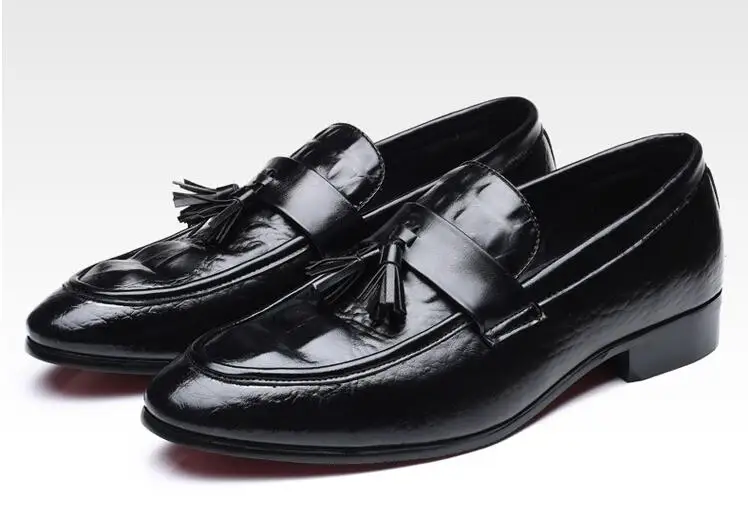 Для мужчин Оксфорд Обувь острый носок крокодил узор Slip-On Обувь кисточкой Демисезонный Мужская обувь для вождения H19