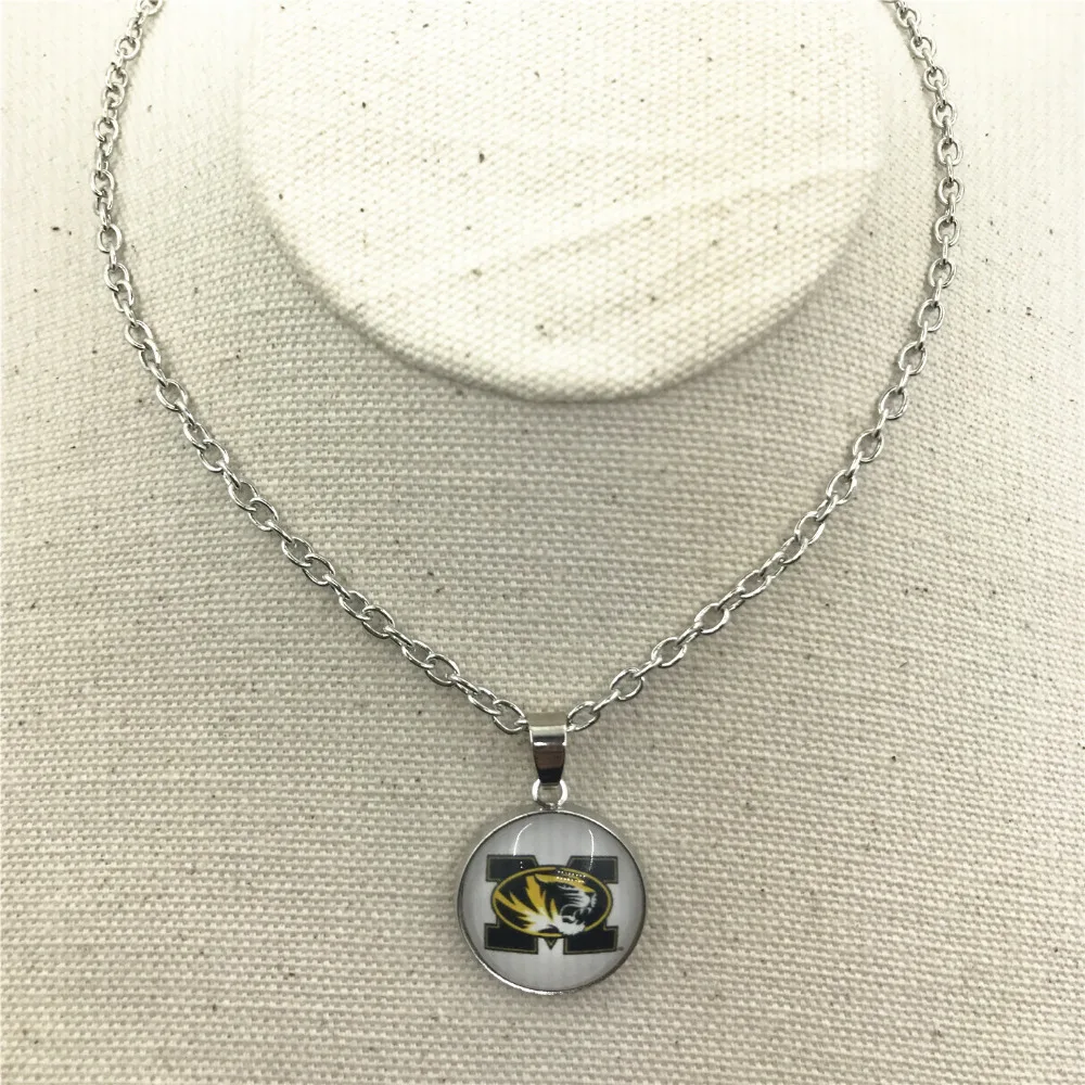 

10pcs/lot Sports USA Missouri Tiger Team Necklace Pendant Jewelry With Chain 50cm Necklace Jewelry Charms