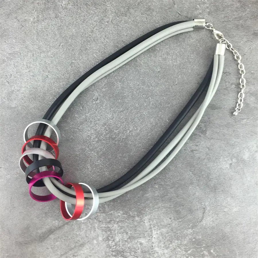 

Fashion Simple Big Circle Pendant Necklace Choker Rubber Rope Sweater Chain For Women All-match Female Jewelry Accessories Gift