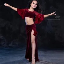 Новинка; сезон осень-зима; комплект из двух предметов для девочек; костюм для танца живота; топ с бабочкой; Длинная юбка с разрезом сбоку; вельветовый костюм для восточных танцев;