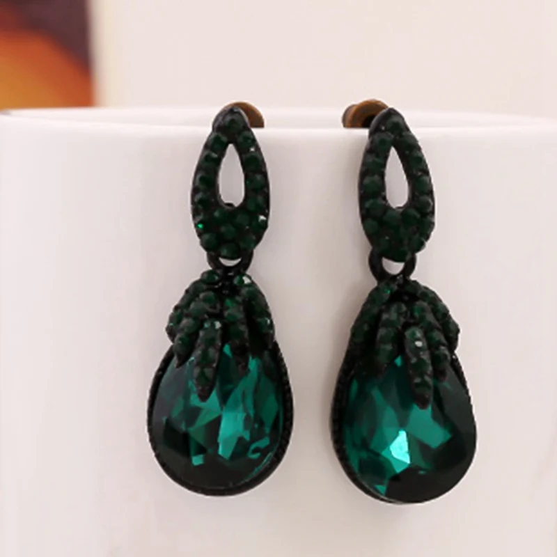 

Hot Selling Zinc for Women Deep Green Stone Drop Earrings Vintage Chunky Pendant Alloy Female Black