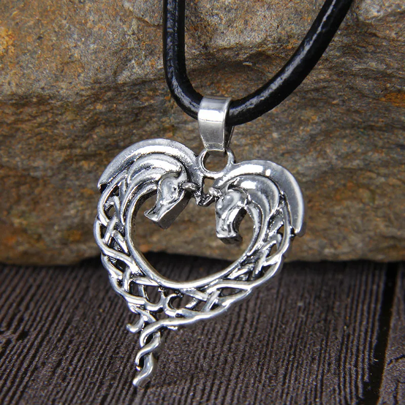 

Double Horse Heart Viking Necklace Pendant Indian Jewelry Fashion Accessories Antique Silver Plated Leather Rope Men Women