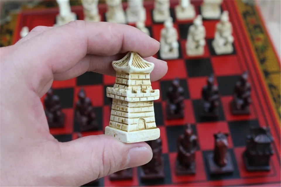 Hot Antique Chess Medium Desktop Stereo Chess Soldiers Resin Chess Pieces Wooden Board High Quality Gift Easytoday