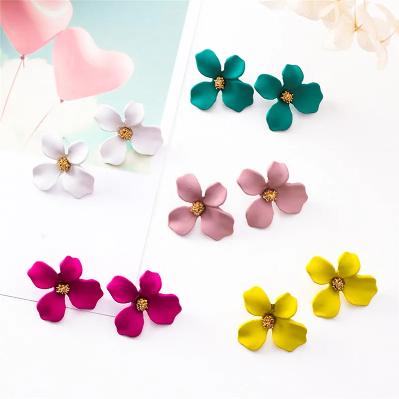 

BOAKO 2018 New Sweet Simple Personality Paint Metal Flower Irregular Petal Small Stud Earrings for Women Girl Summer Gift X7-M2