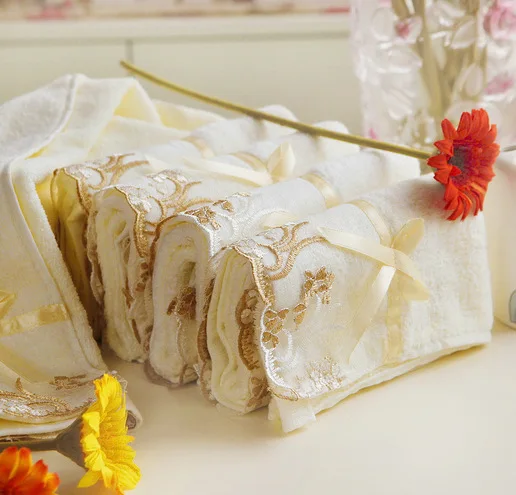 почему нельзя дарить полотенца примета. народные приметы подарить полотенце. новогодние полотенца. красиво упаковать полотенца для подарка. полотенца салфетки karna.