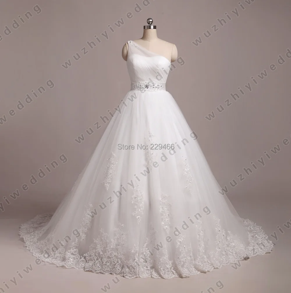 Flowy Wedding Dress Designers 2