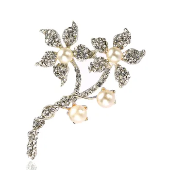 

Sparkly Silver Plated Clear CZ Rhinestone Crystal Flower Brooch with Pearl