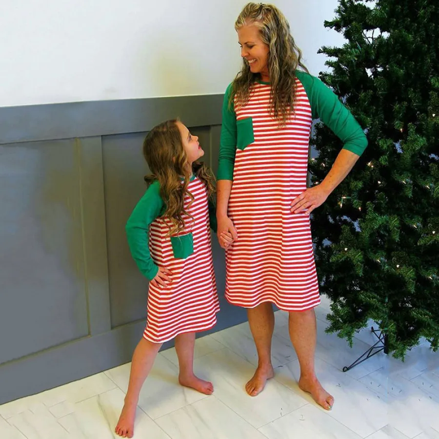 matching holiday outfits for mom and daughter