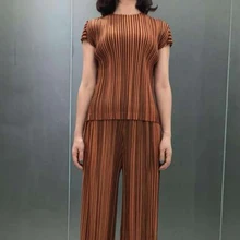 Changpleat летняя новая полосатая женская футболка с короткими рукавами Miyak плиссированные модные тонкие большие эластичные женские футболки топы Tide