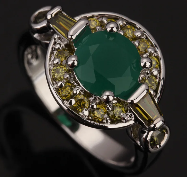 

Fascinating Peridot Green Solitaire Party Jewelrys 925 Sterling Silver Ring Size 6 / 7 / 8 / 9 S0535