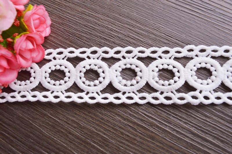 IVORY LACE 10 YARDS 4.5 INCHES WIDE NEW
