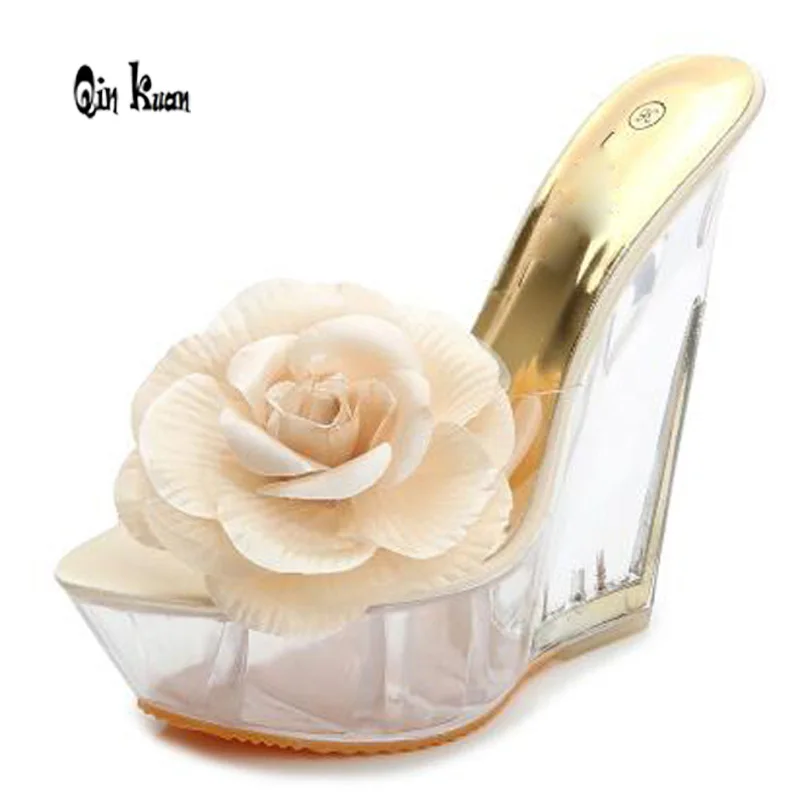 Бренд "Qin kuan" Для женщин Красивые туфли принцессы пикантные прозрачные босоножки; туфли на танкетке; новые женские туфли; сандалии, украшенные цветами; обувь для вечеринок; большие размеры 34-40 Размеры - Цвет: beige