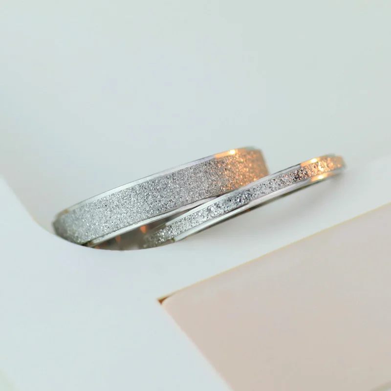 Martick горячие кольца пара свадебные Кольца Серебряный Цвет с 2 мм/4 мм Глазированная поверхность Нержавеющая сталь кольца размеры 4–9 R6