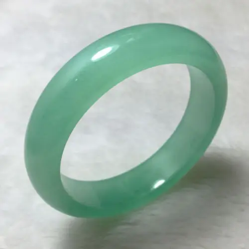 

2848 Chinese Natural Beautiful Emerald Green Nephrite Jade Bangle Bracelet